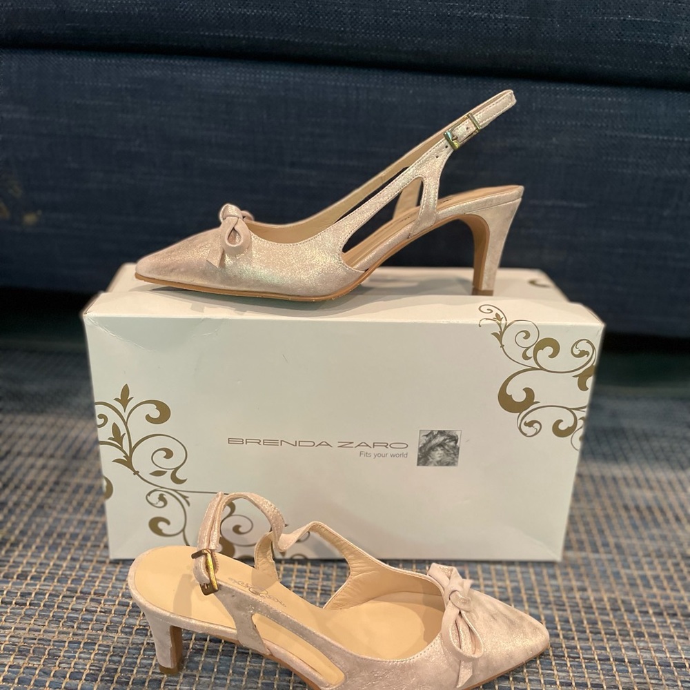 Brenda Zaro Champagne Slingback heel